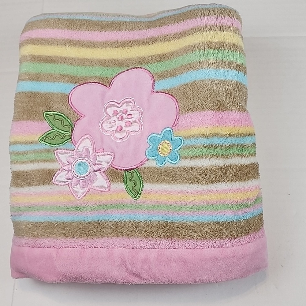 Koala Baby blanket. Stripes flower applique
